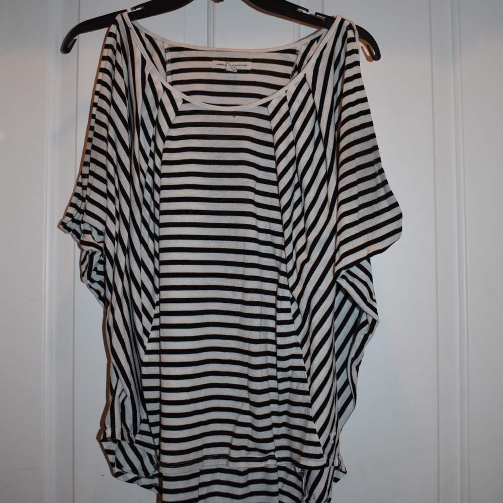 American Eagle cold shoulder T